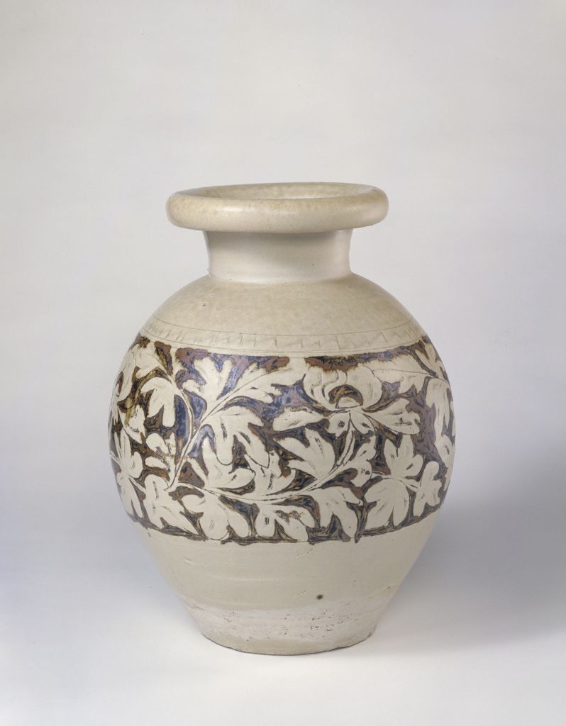 图片[1]-Chifeng kiln white glaze carved flower filled peony pot-China Archive